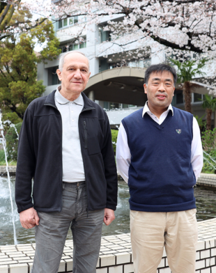 Alexander Shvets (left), a world-class researcher on radio propagation at the O.Ya. Usikov Institute for Radio Physics and Electronics, and professor Yasuhide Hobara from the University of Electro-Communications | UEC