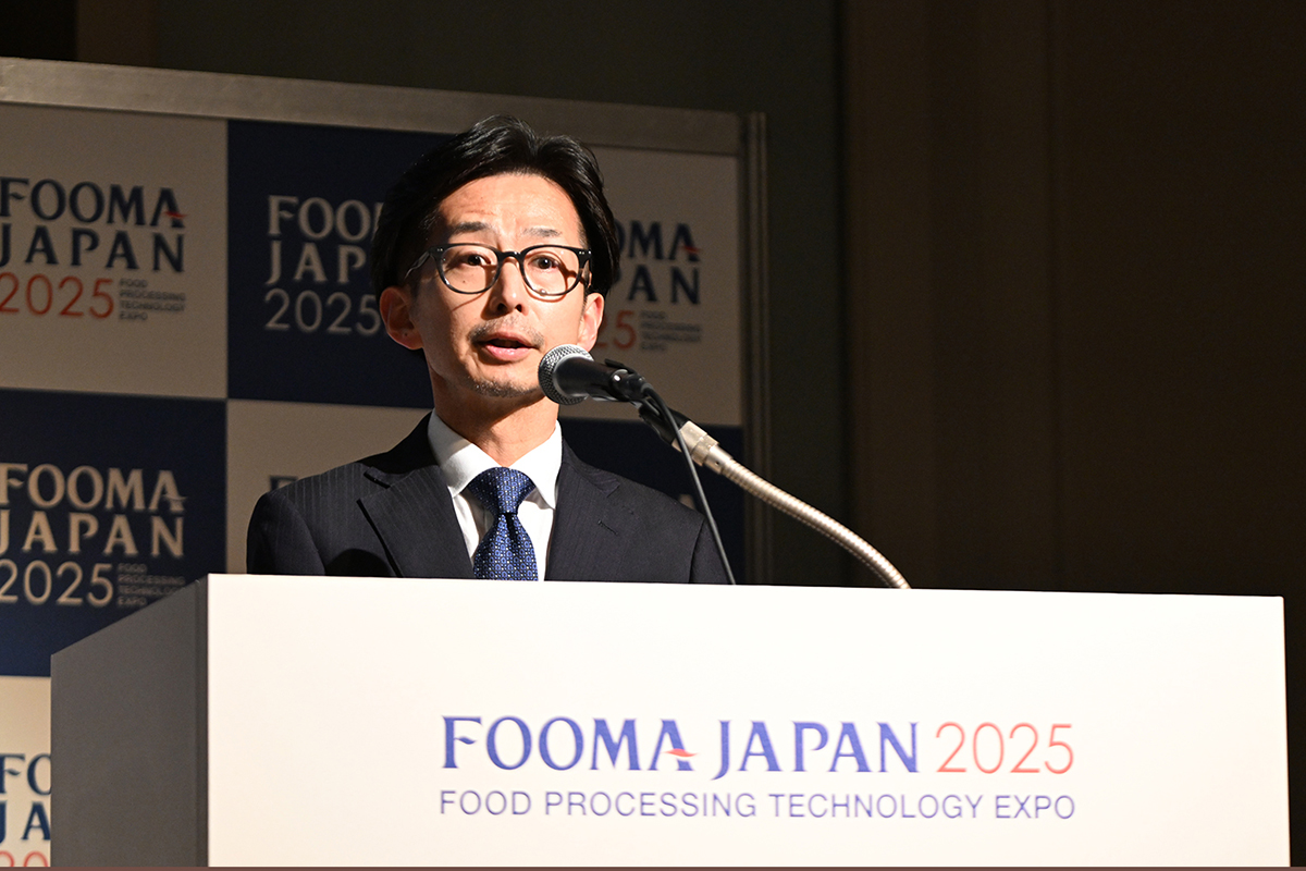 Chairperson of the FOOMA Japan 2025 Exhibition Committee Minoru Onoe speaks at an April 3 news conference.