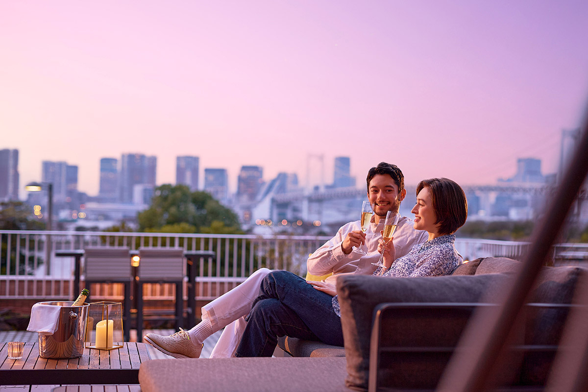 People can enjoy drinks and light alfresco meals at the Terrace Lounge.