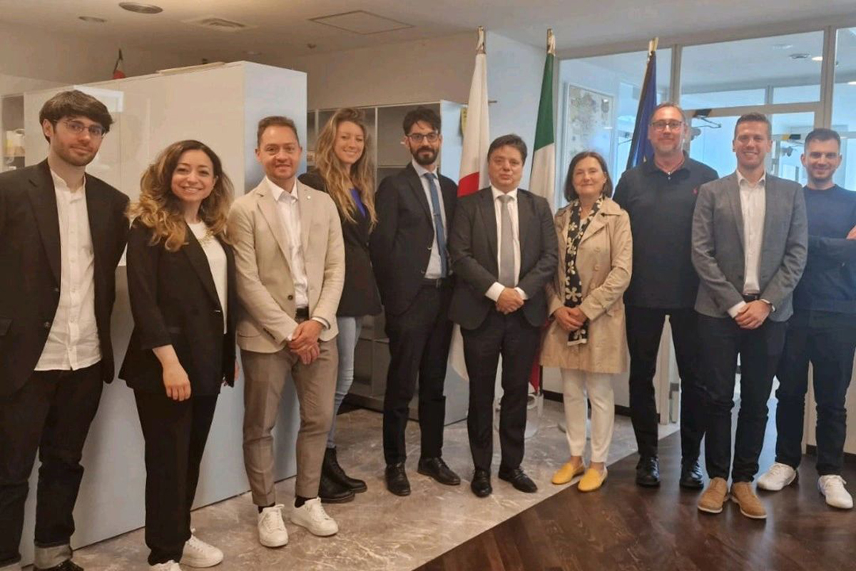A delegation from Italy’s Emilia-Romagna region poses at the ITA’s office during SusHiTech Tokyo in May. | ITA